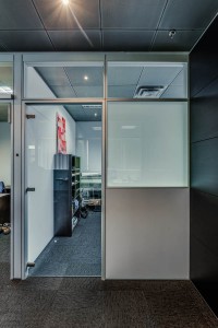glass partitions vs solid partitions
